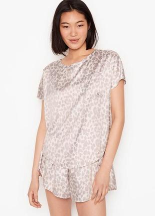 Victoria ́s victorias secret віктория сикрет сатинова піжама oversized t-shirt &amp; petal short pj set