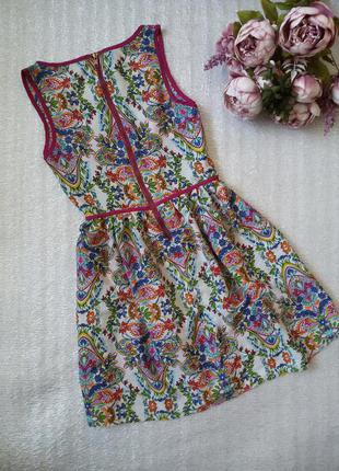 Легкое платье в орнамент в цветочный принт4 фото