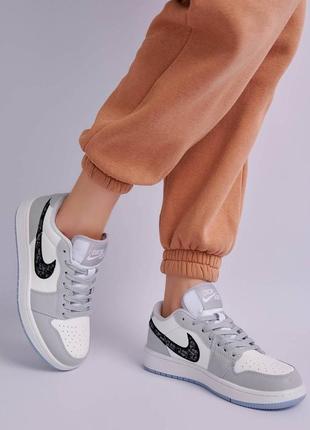 Nike jordan 1 low x dior grey брендовые серые кроссовки найк джордан тренд весна лето осень жіночі сірі трендові круті кросівки