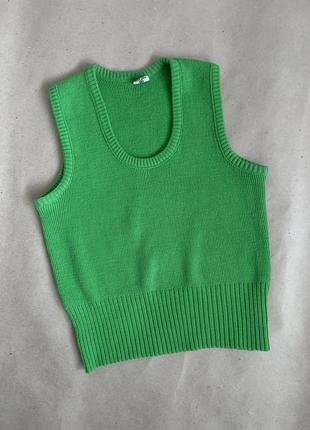 Стильний яскравий зелений жилет - безрукавка