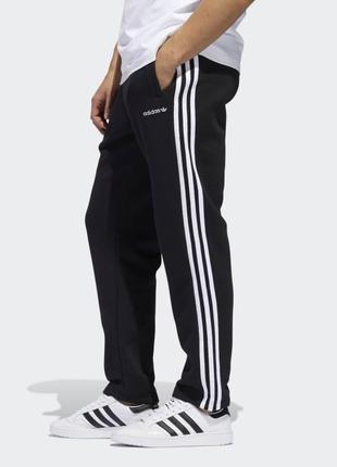 Брюки мужские adidas essentials plain stanford dy3281 — ціна 1899 у каталозі Спортивні штани ✓ Купити чоловічі речі за доступною ціною на Шафі | Україна #73383589