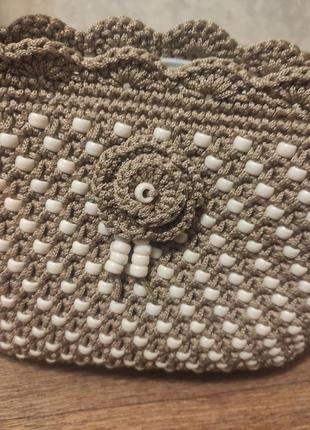 Сумочка плетеная с бусинами3 фото