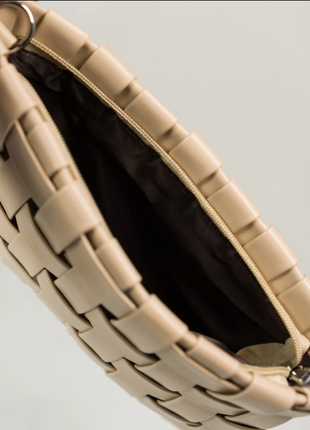 Прямоугольная плетеная кожаная сумка-клатч через плечо с цепочкой клетка2 фото