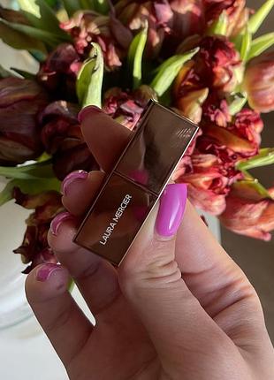 Помада laura mercier rouge essentiel silky crème lipstick