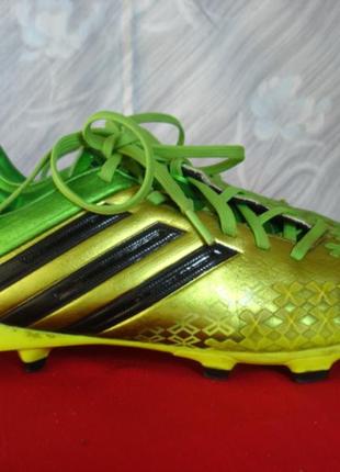 Футбольні кросівки з шипами "adidas" 39 р indonesia