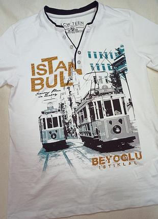 Футболка. белая футболка в принт .