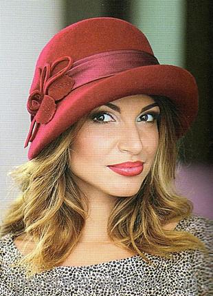 Капелюх з асиметричними полями з вовни