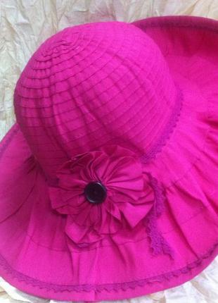 Річна малинова капелюх з квіткою і бавовняними мереживами