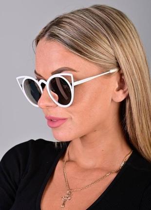 Солнезащитные окуляри жіночі1 фото