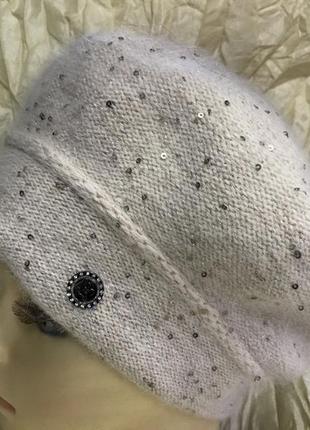 Берет светло бежевый с вплетёнными мелкими пайетками