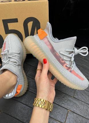 Женские кроссовки adidas yeezy boost 350 серые с персиком