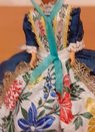 Винтажная сувенирная кукла франции