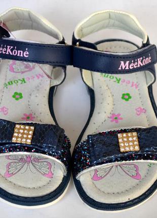Кожаные босоножки для девочек meekone