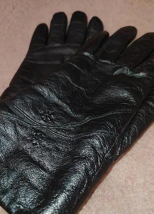 Кожаные женские перчатки