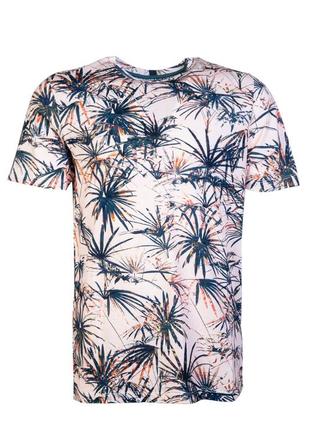 Классная футболка в тропический принт