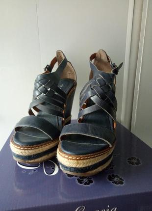 Босоножки фирменные фирмы next