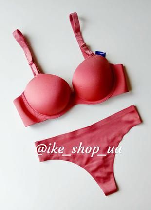 Бесшовный комплект нижнего белья
