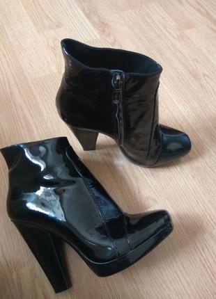 Ботильоны лаковая кожа