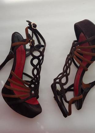 Розкішні босоніжки cesare paciotti