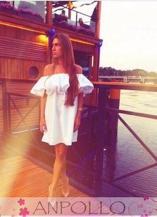 Платье белоснежное с воланом