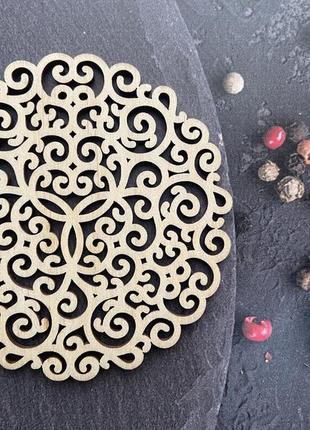 Дерев’яна підставка під горнятко "мереживо"