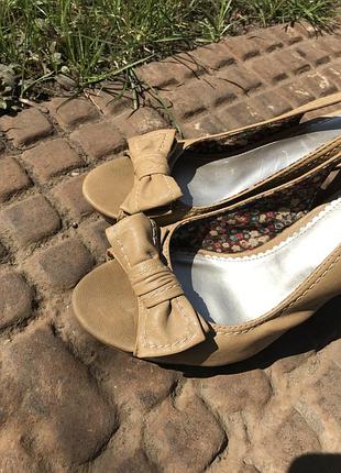 Босоніжки fioni