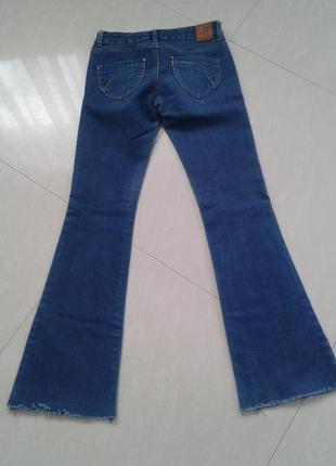 Bershka модные стильные джинсы клеш2 фото