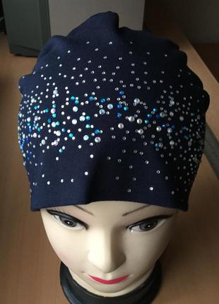 Шапка  з тоненького трикотажу.