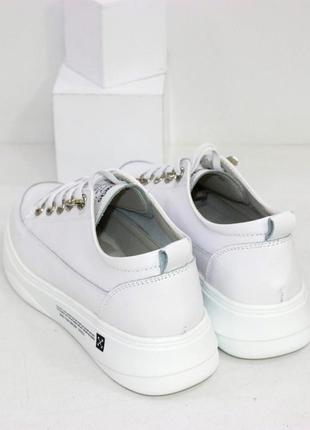 Белые женские туфли кроссовки2 фото
