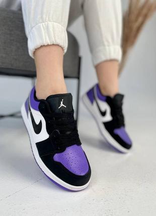Красиві жіночі кросівки chicago air jordan 1 retro low violet фіолетові з чорним3 фото