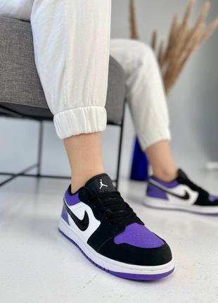 Красиві жіночі кросівки chicago air jordan 1 retro low violet фіолетові з чорним4 фото