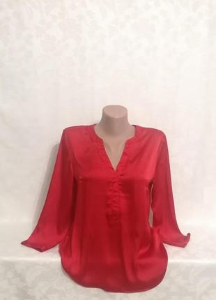 Красная атласная блуза