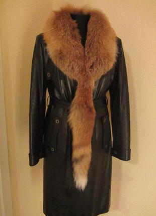 Кожаное демисезонное пальто со сьемными воротниками1 фото