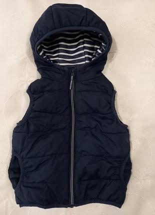 Красивая детская жилетка синего цвета.  с карманами и капюшоном.  baby