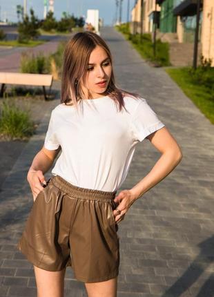 Жіночі шорти екокожа коричневі вільний на гумці