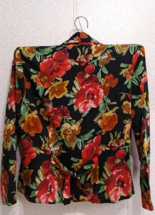 Летний пиджак из вискозы с цветочным принтом.6 фото