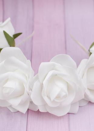Обруч обідок з великими білими трояндами1 фото