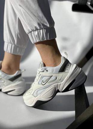 Класні жіночі кросівки унісекс nike m2k tekno білі з чорним 36-45 р5 фото
