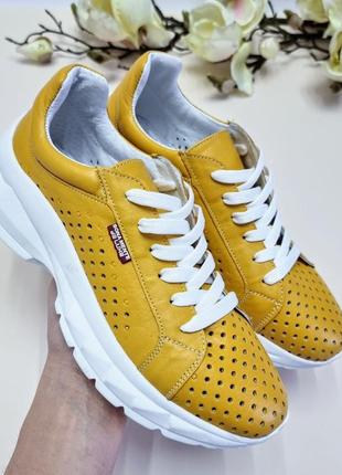 Шкіряні кросівки жовті