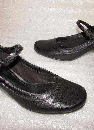 Туфли на устойчивом каблуке 100% натуральная кожа~clarks~р 38-38,5