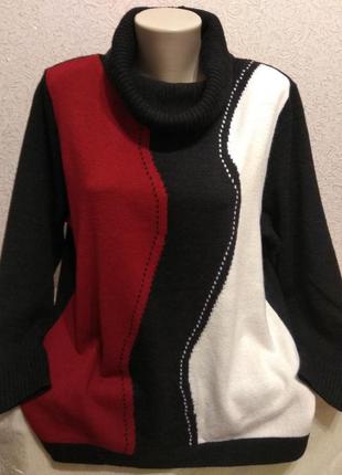 Комбінований светр з високим коміром великого розміру.