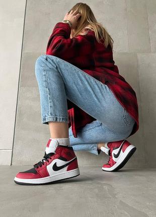 Nike Gorge jordan 1 mid black red white брендовые кроссовки найк джордан красные женские унисекс новинка тренд весна лето осень червоні жіночі кросівки