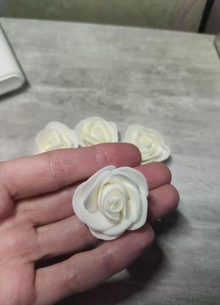 Роза декоративная паралоновая 3см молочная