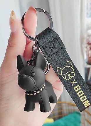 Стильный черный брелок мопс - французский бульдог