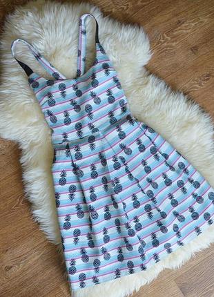 Zara trafaluc
платье в ананасы