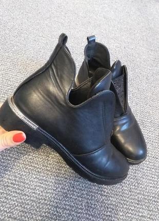 Черевички жіночі