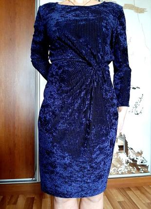 Красивейшее платье из велюра цвета сапфира в мелкий рубчик1 фото