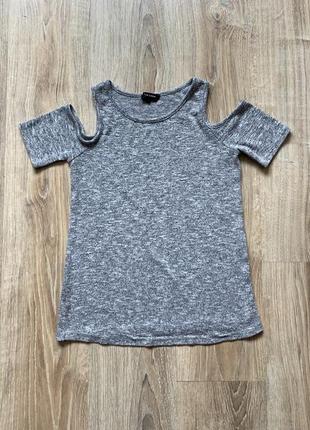 Женская футболка блуза с открытыми плечами