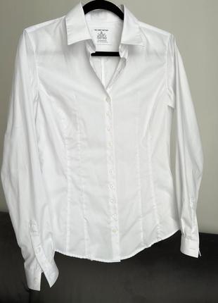 Классическая белая рубашка