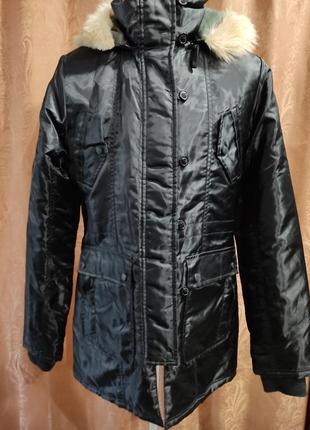 Жіноча зимова парка.